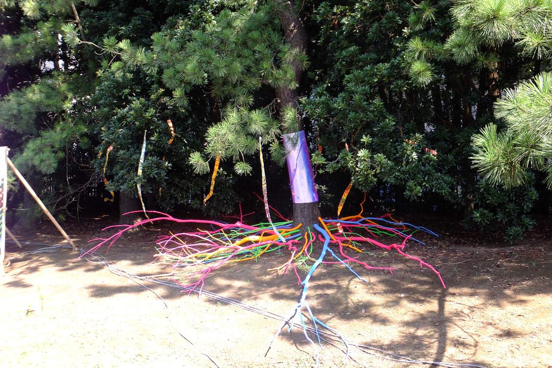 擬似的な木の根。