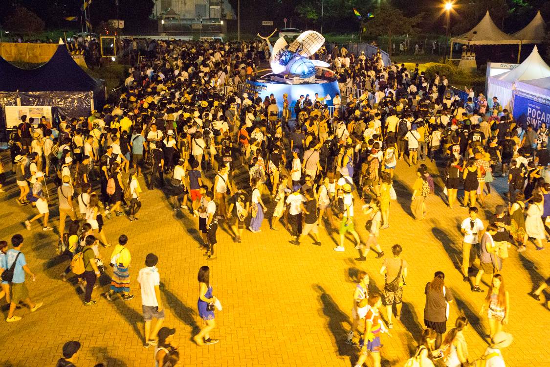 土曜午後9時3分ごろ。