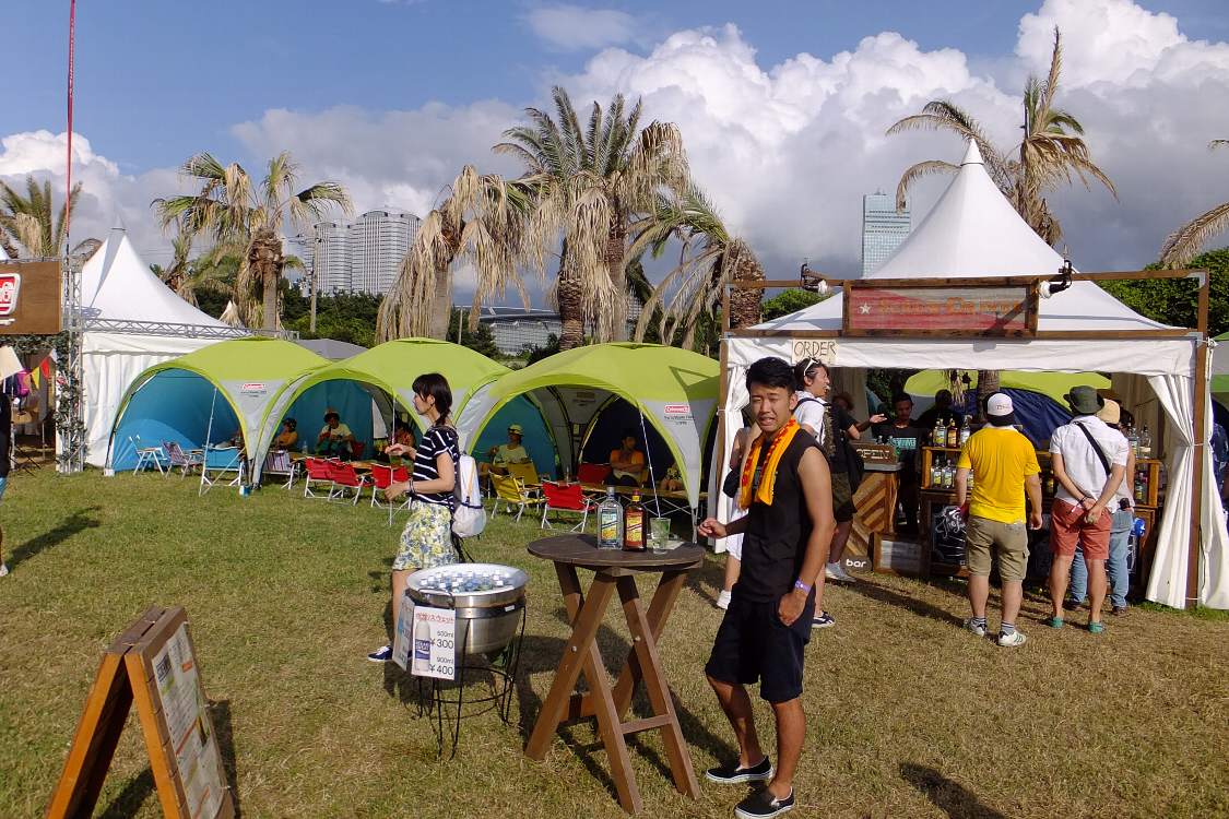 スクリュー・ドライバー。