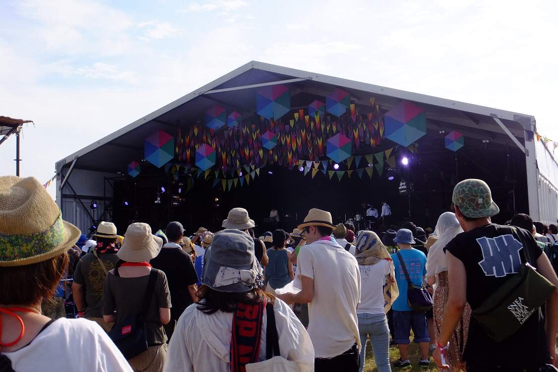 ステージの強度を上げたのか、全体的に金属質になっている。