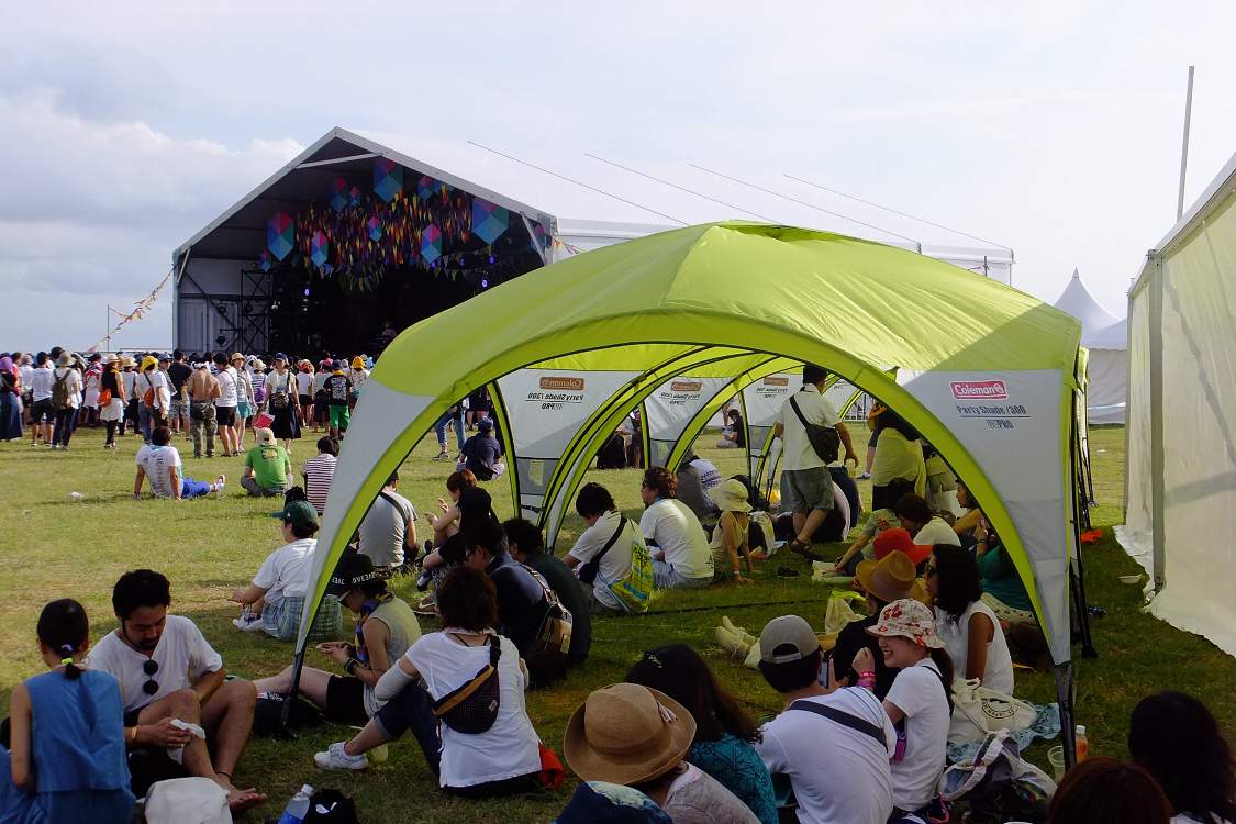 コールマンの提供らしきサンシェード。