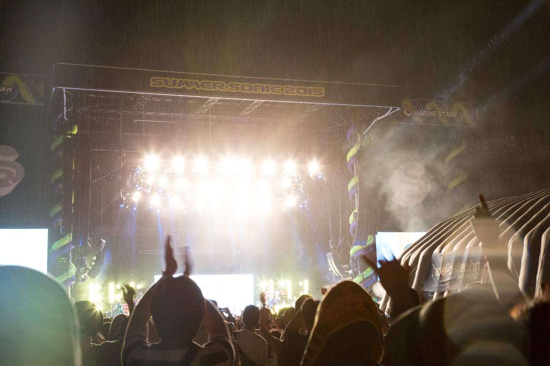 ライブの後半は小雨。
