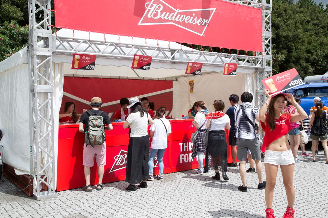 バドワイザー。