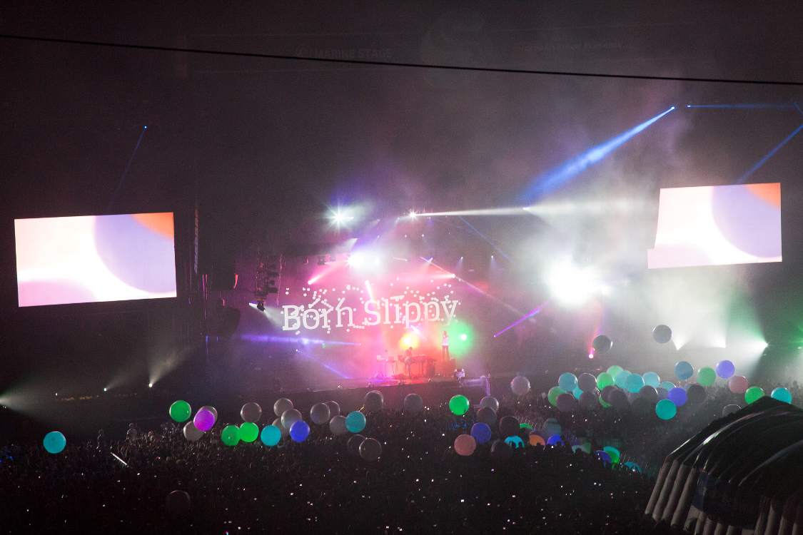 代表曲の「ボーン・スリッピー」が最後の曲。