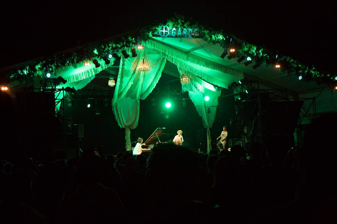 ハナレグミがゲスト出演。