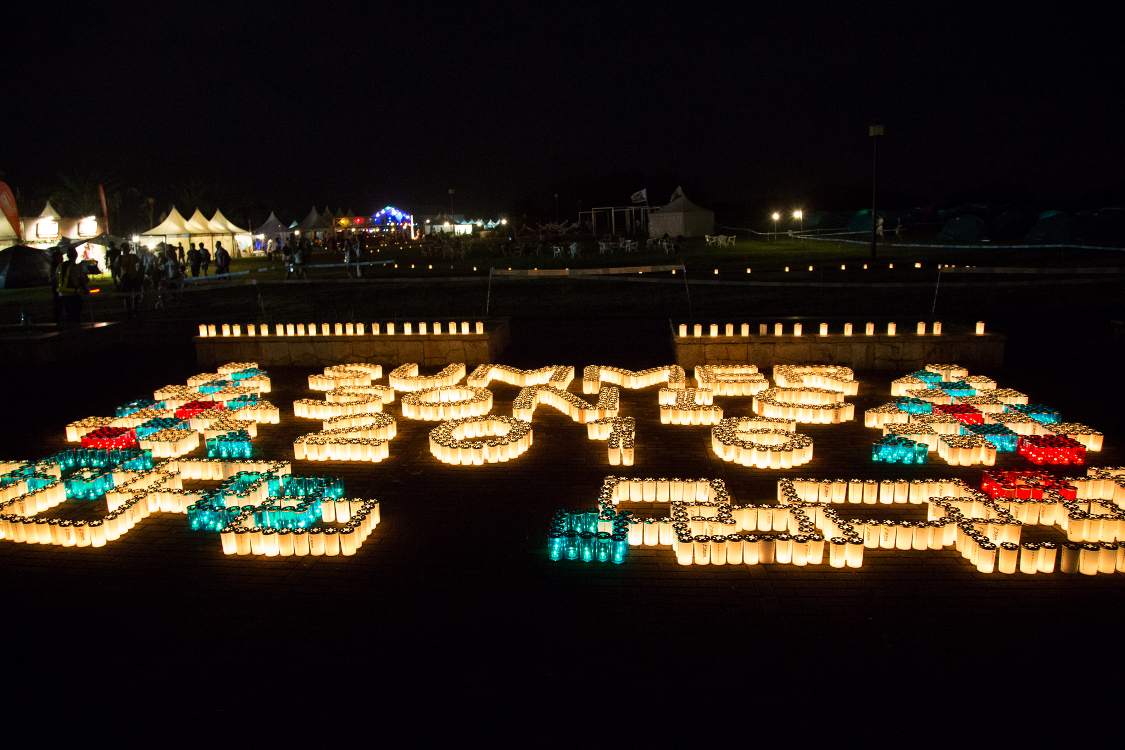 撮影用の台とロウソクの間に距離があり、台に載ってもやや読みにくい。