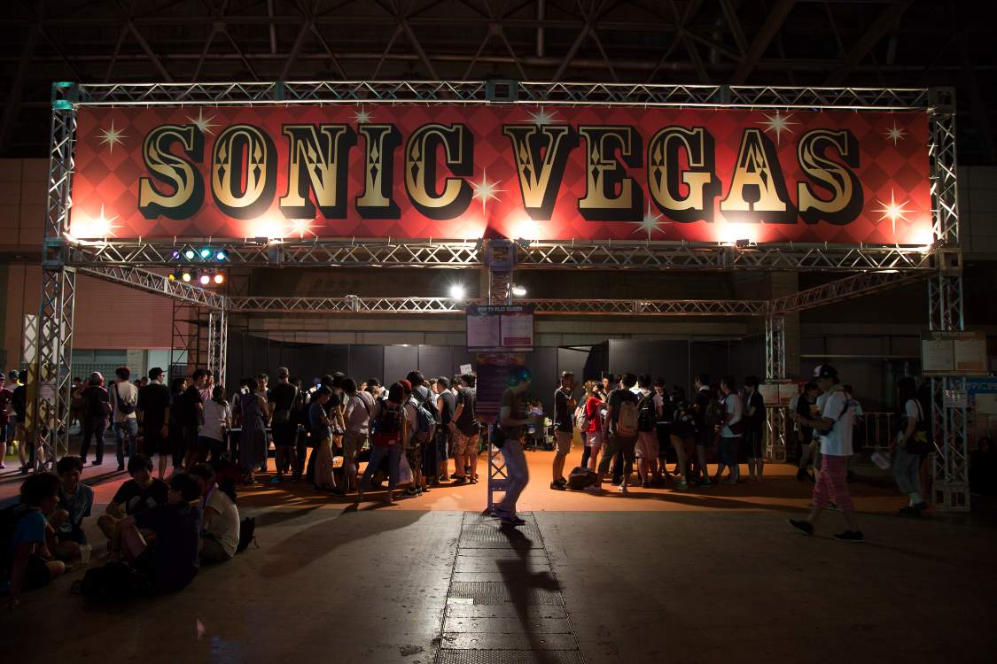 幕張メッセのソニックベガス。サマーソニックの参加者の階層を象徴するエリア。
