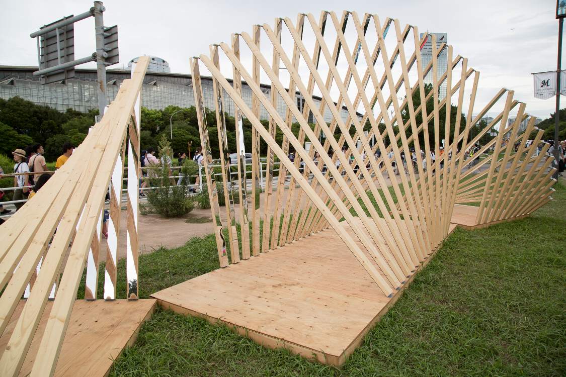 パークステージ近くにある木製のソニッカート。