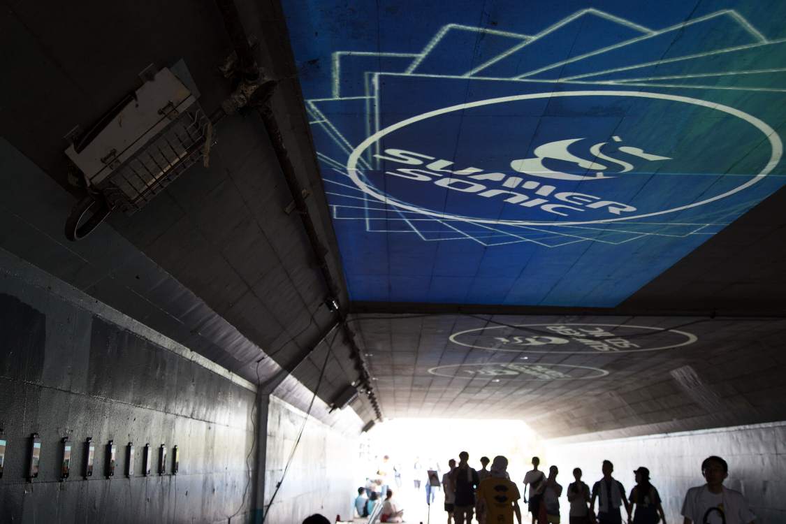 地下道は毎年何らかのアートがあります。