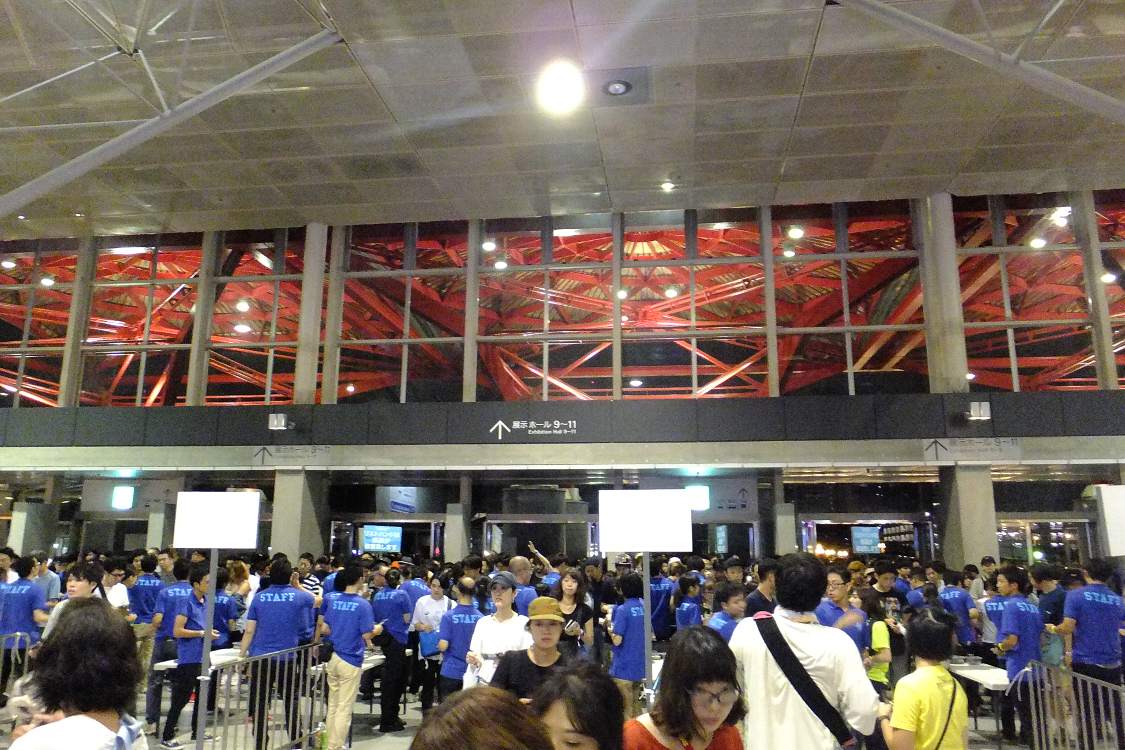 会場内に入りました。