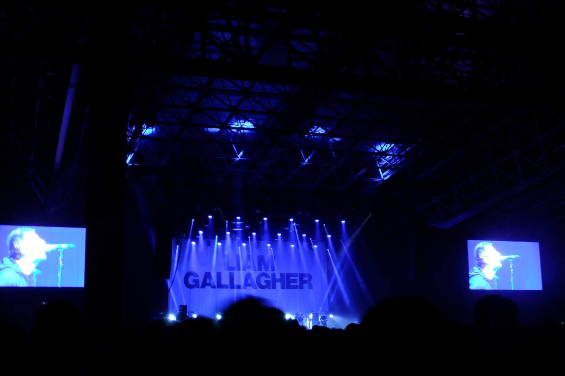 オアシスの曲では盛り上がります。