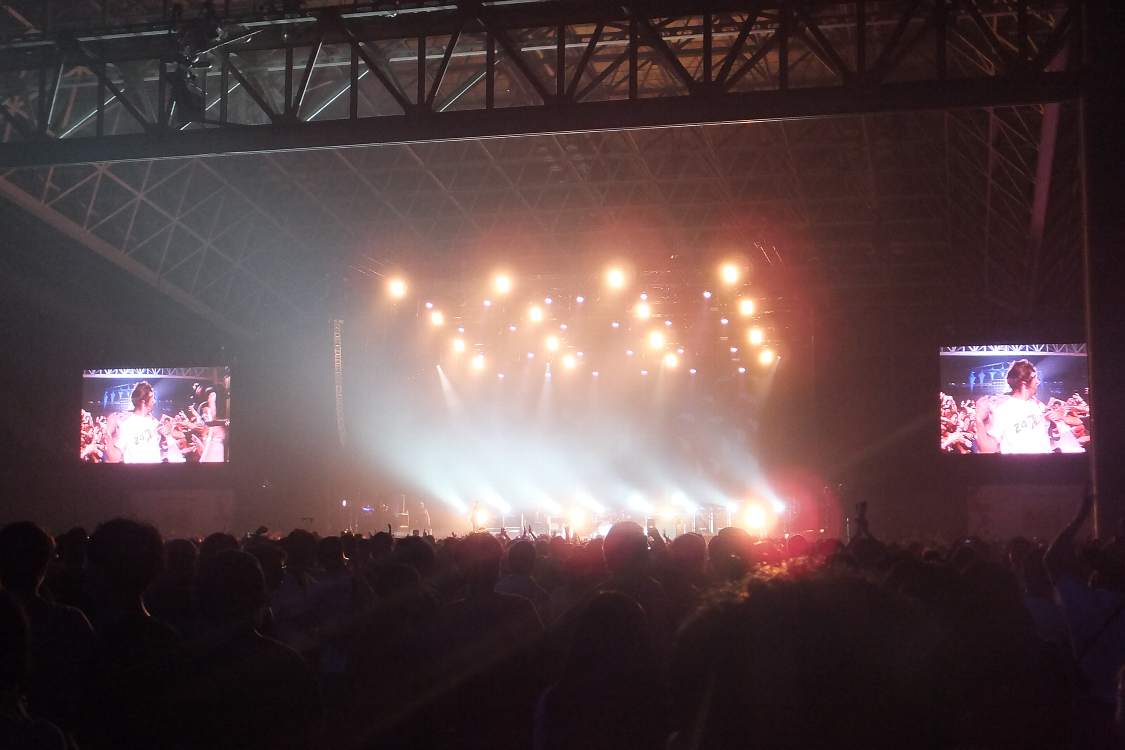 ボーカルがステージを降りたところ。