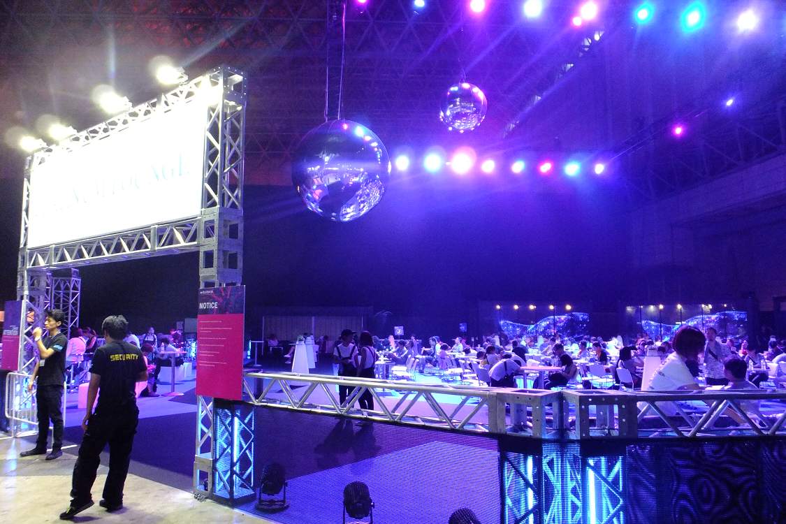 いすに座れる休憩所以上の付加価値が欲しいところです。