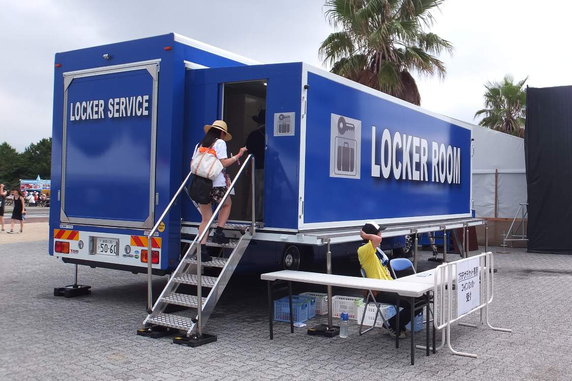 プラチナムチケット用ロッカー。