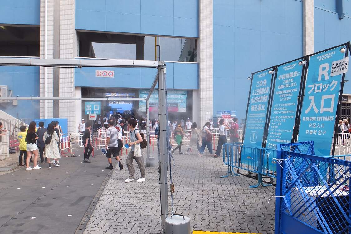 マリンステージ北側の噴霧器。