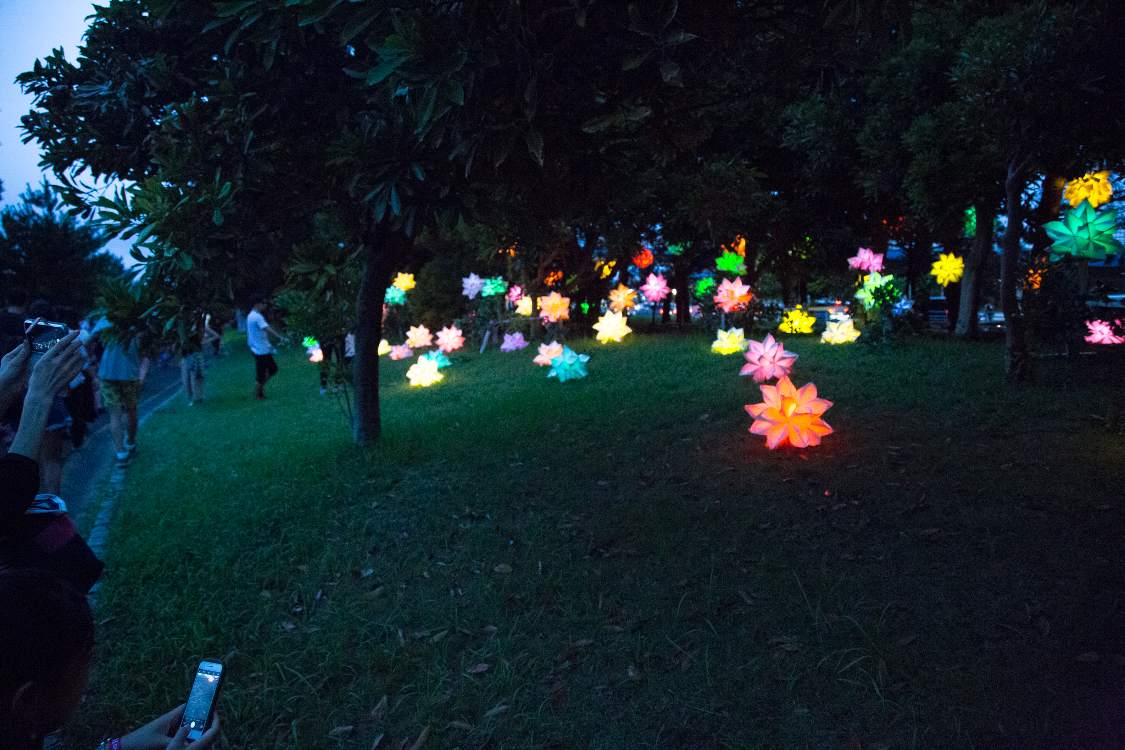 幕張メッセからマリンステージへ向かう動線の装飾。