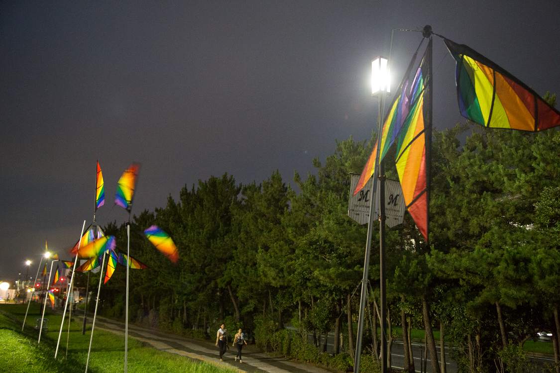 サマーソニックの初期からある風車。折れている風車もありました。