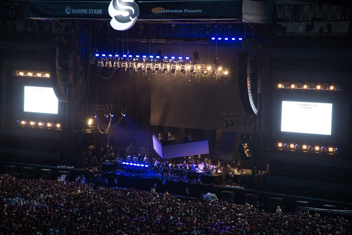 カルヴィン・ハリスの開演前。