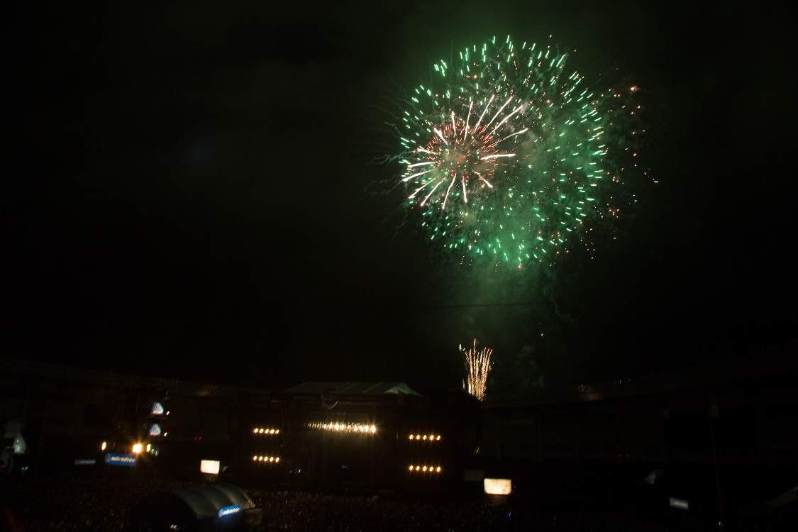 マリンステージの演出用照明が消えました。