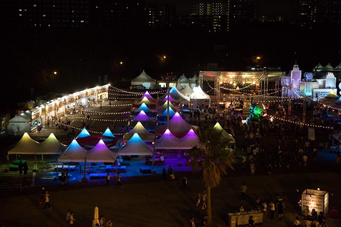 アイランドステージ方面。