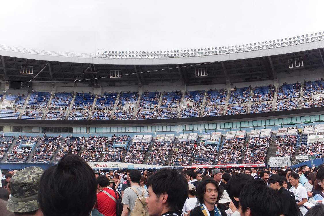 アリーナから見えるスタンド席。