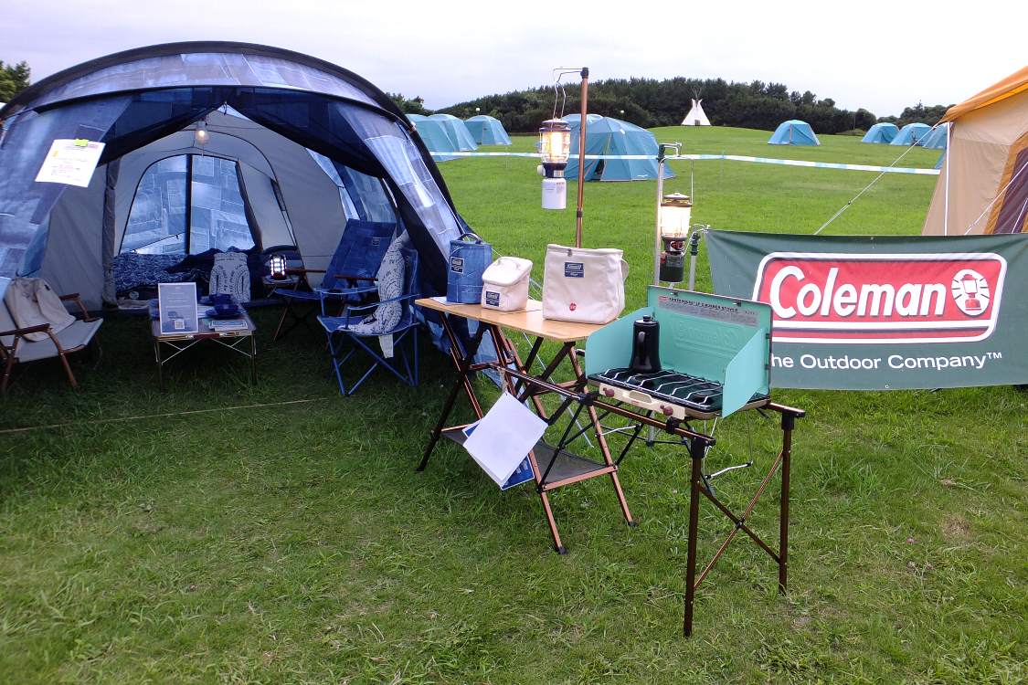 コールマンの商品見本。料理器具もありました。