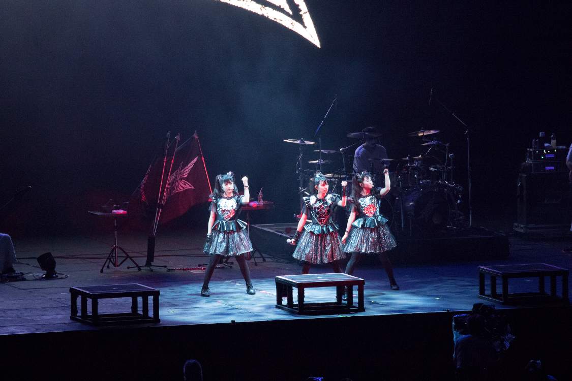 有名曲を順に演奏。