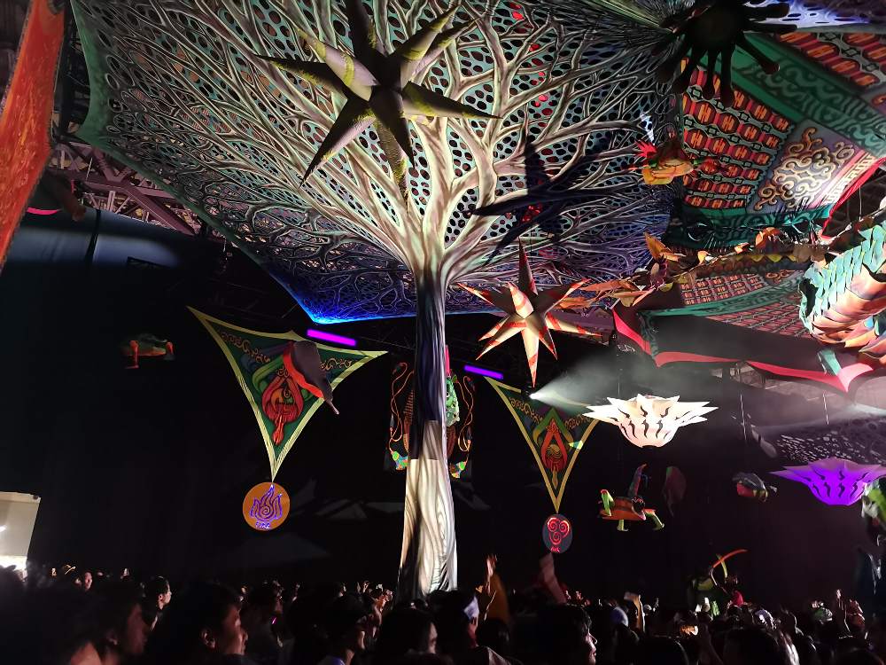 装飾はキノコ系が多い。