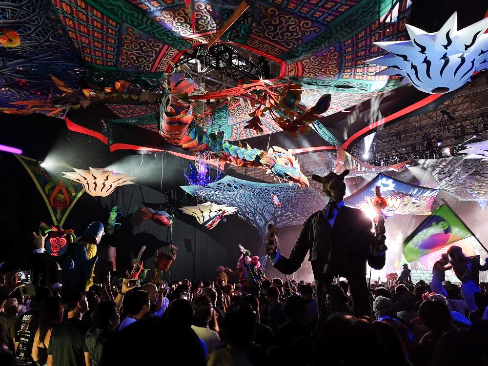 演出もそのまま日本に持ち込みか。