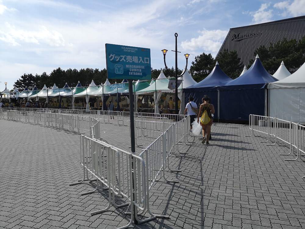 グッズ売り場入り口。