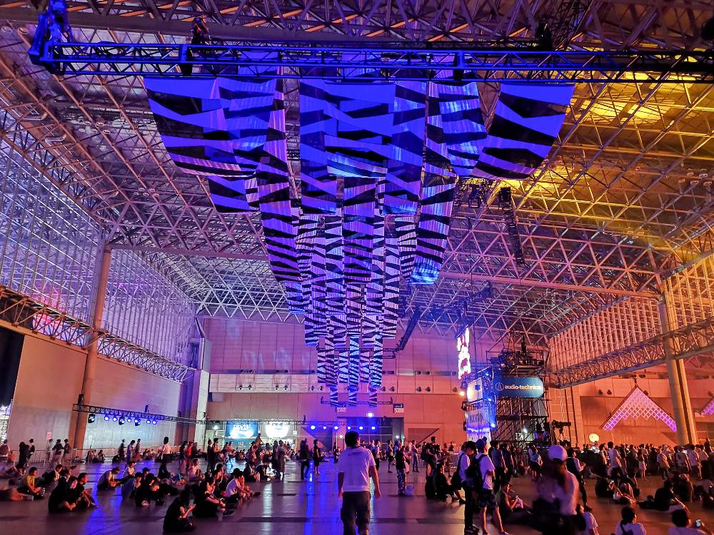 幕張メッセで最大のマウンテンステージ。