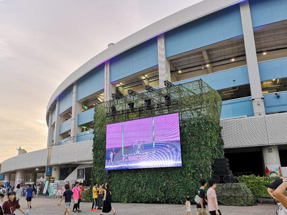 ステージを映すモニター。