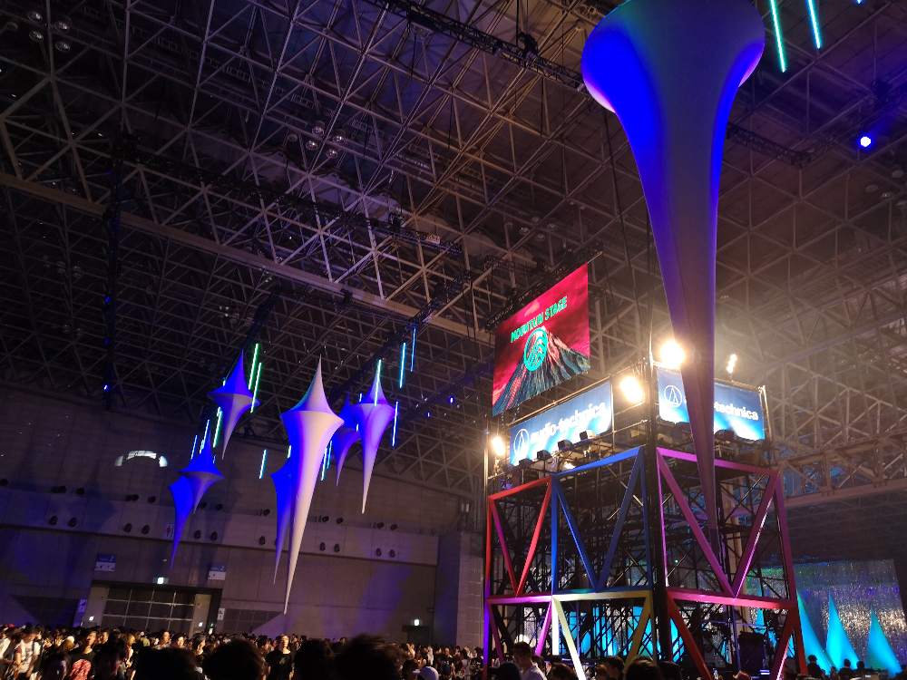 マウンテンステージの装飾。