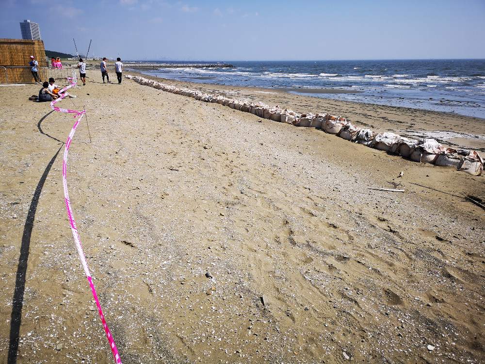 ステージ付近は土嚢がありました。