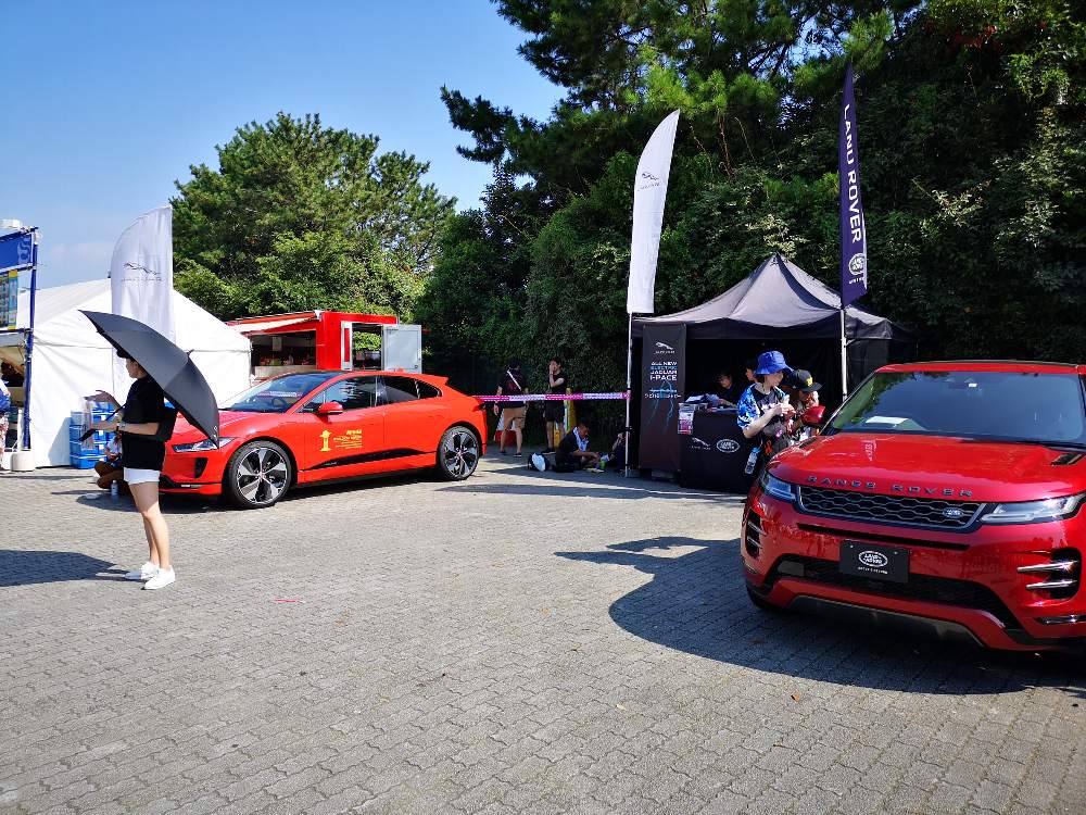 ランドローバー。その2。