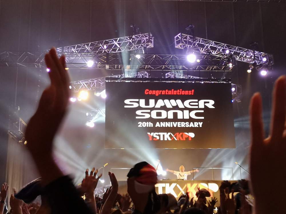 中田ヤスタカ、きゃりーぱみゅぱみゅ。