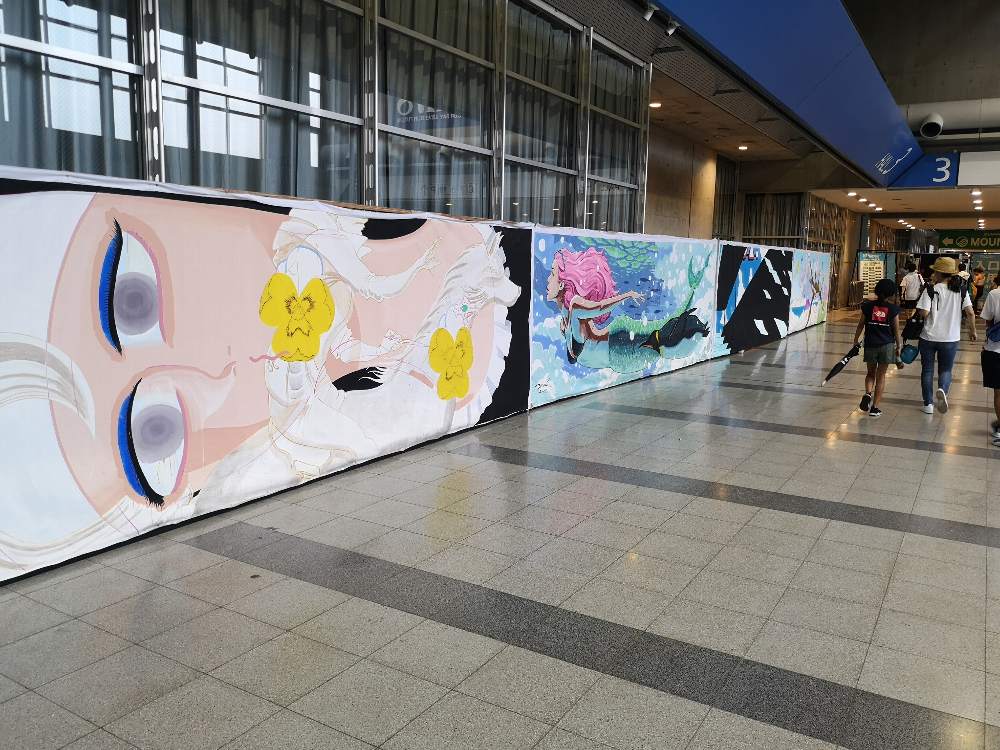 色が薄いと制作途中に見えますが昨年の作品。