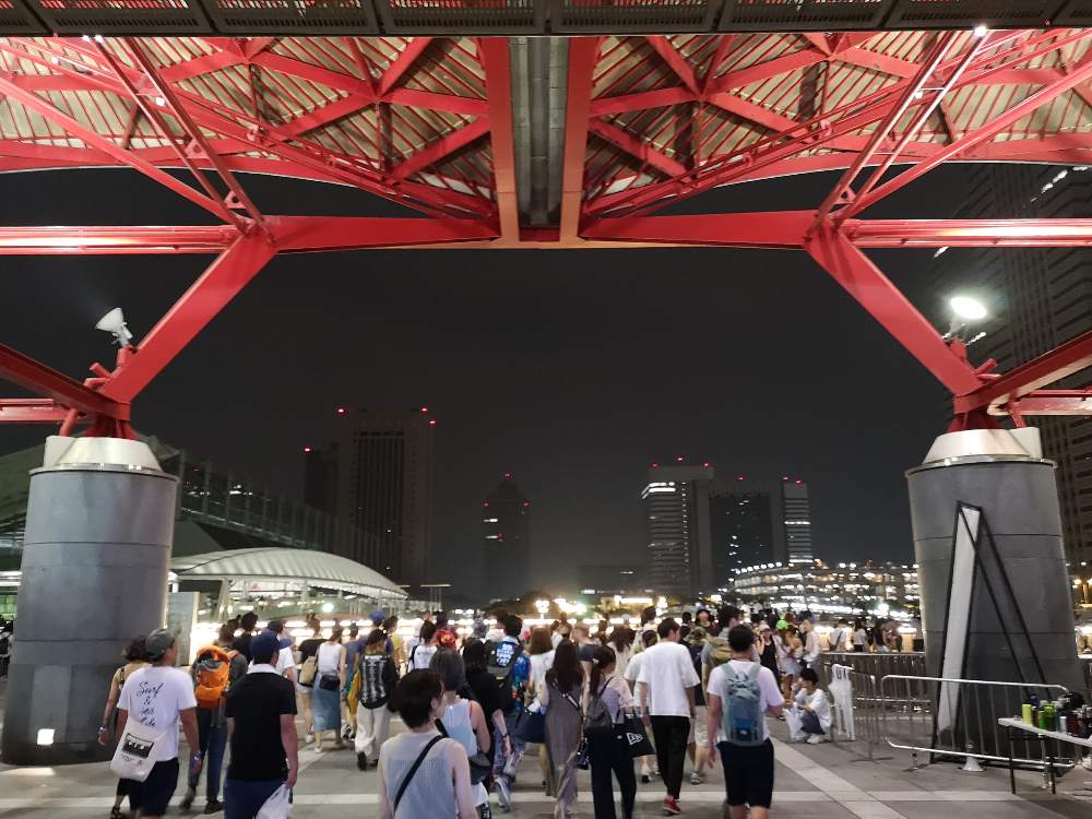 すべて終了し、幕張メッセ退場。