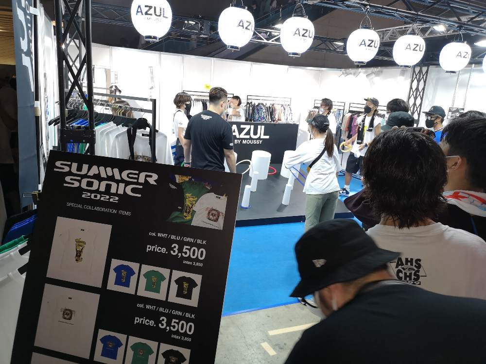 アパレルのAZUL。