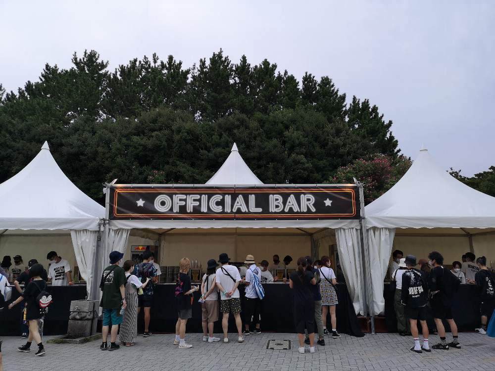 マリンステージ周辺の飲食店。オフィシャルバー。