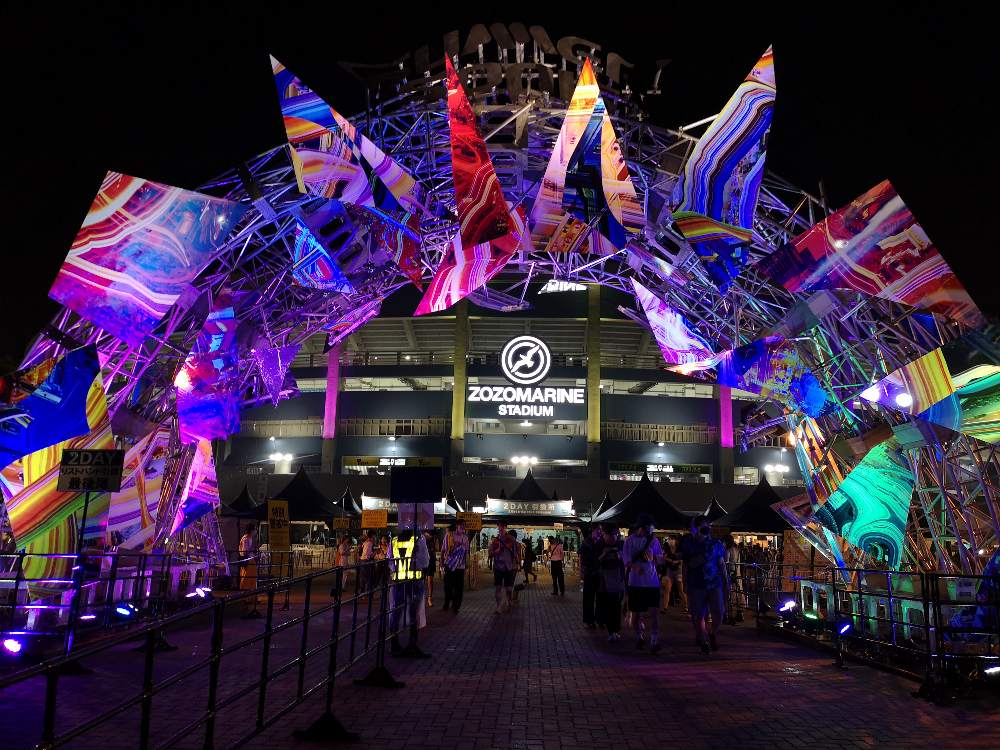 終演後のゲート。