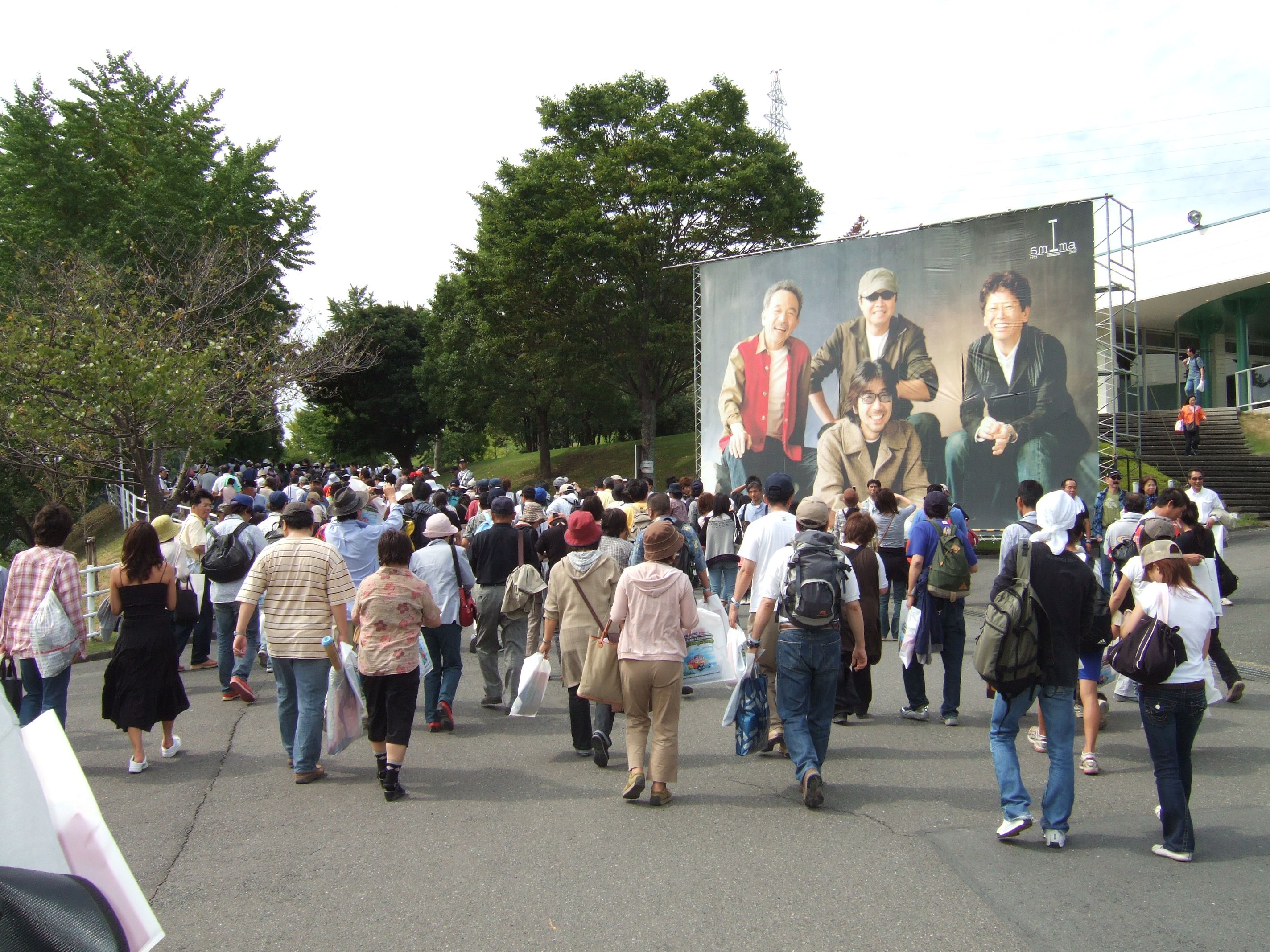 通路にある大きな写真。