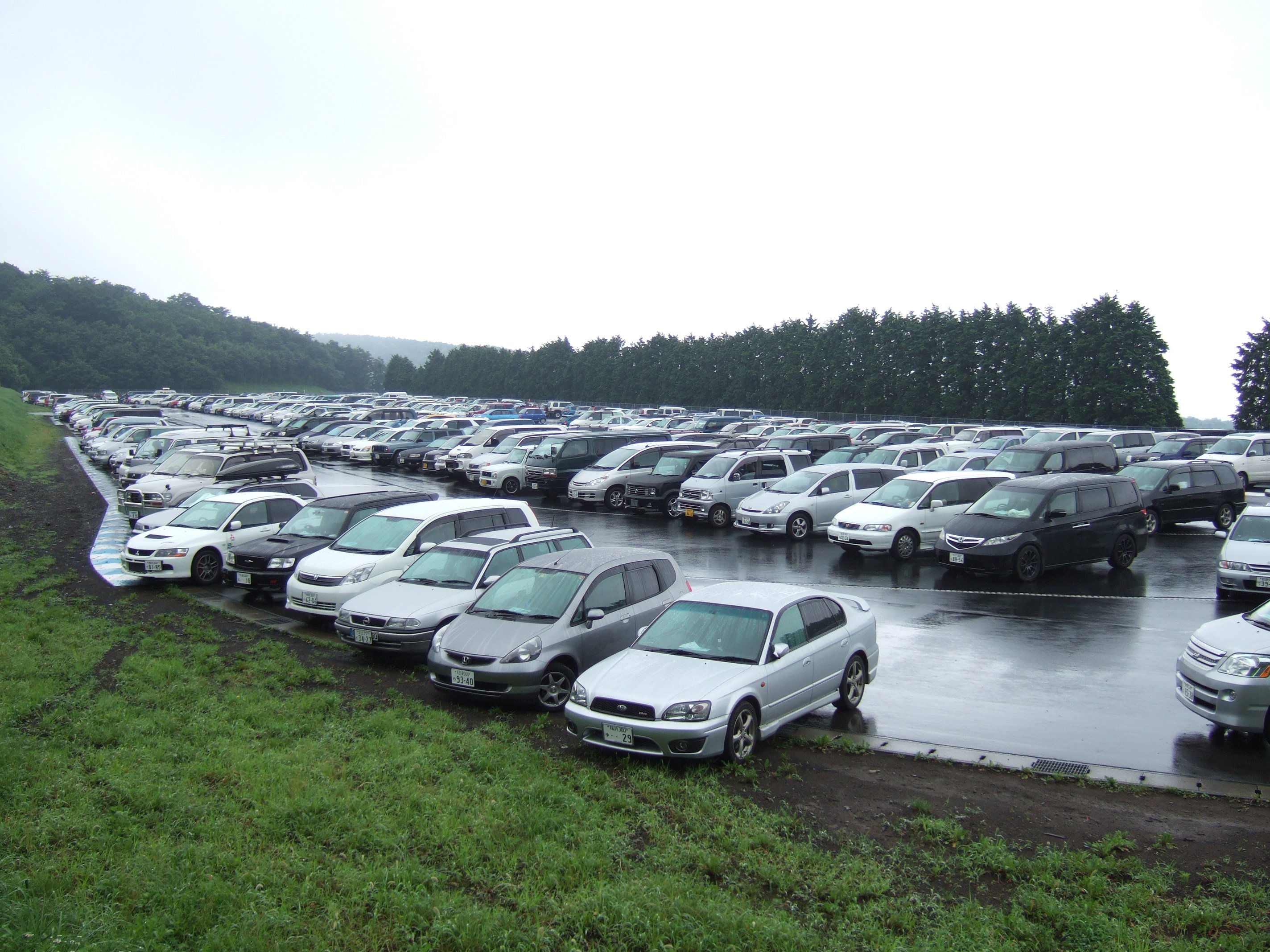 ドリフト・コース駐車場。普段はこのスペース全体がドリフト・コースのサーキットになっています。